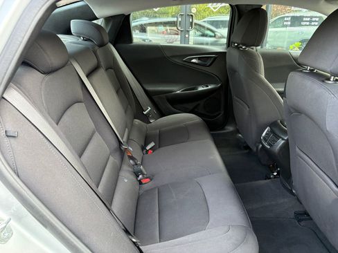 Used 2022 Chevrolet Malibu LT FWD image 19