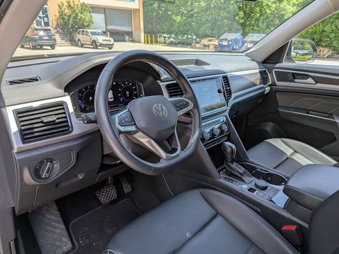 Used 2023 Volkswagen Atlas SE AWD/4WD image 16