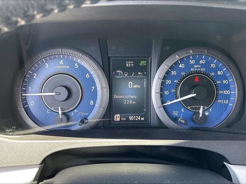 Used 2020 Toyota Sienna XLE Premium AWD/4WD image 13