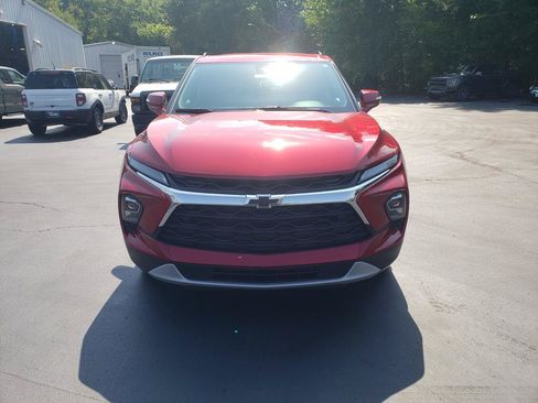 Used 2025 Chevrolet Blazer LT w/ LPO, Floor Liner Package FWD image 2