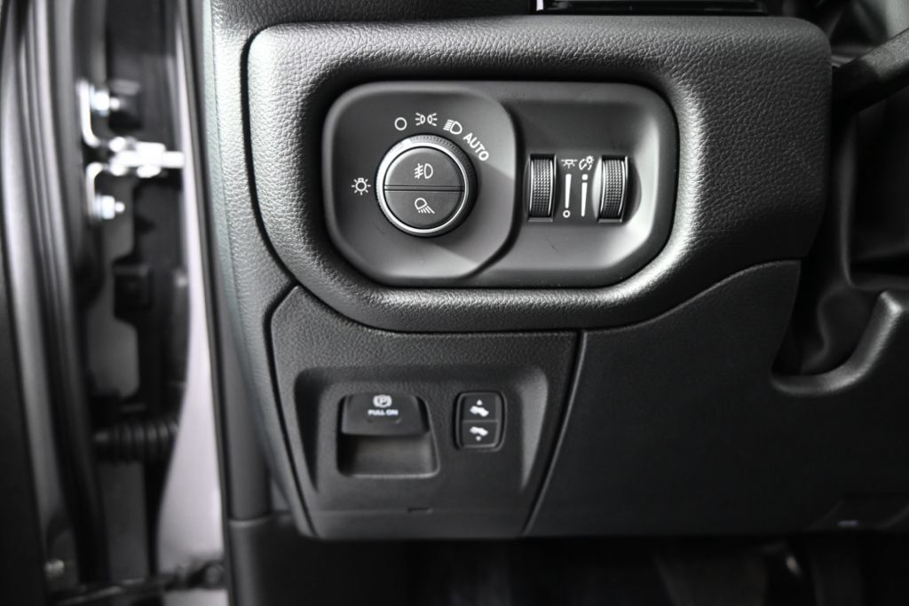 Used 2026 RAM 1500 Laramie w/ Night Edition AWD/4WD image 24
