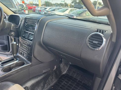 Used 2008 Ford Explorer Sport Trac Limited image 11