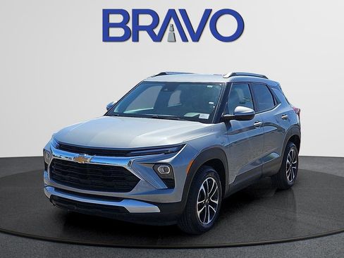 Used 2025 Chevrolet TrailBlazer LT image 1