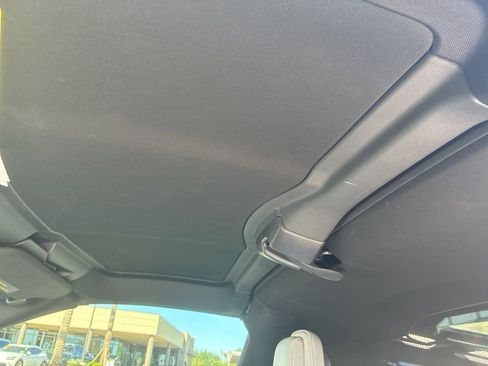 Used 2023 Chevrolet Corvette Stingray Coupe w/ Z51 Performance Package image 9