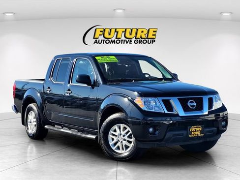 Used 2021 Nissan Frontier SV image 1
