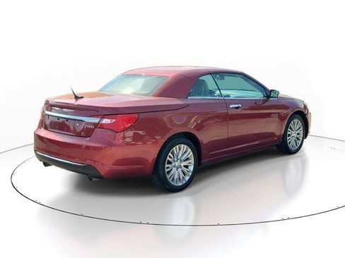Used 2013 Chrysler 200 Limited FWD image 4