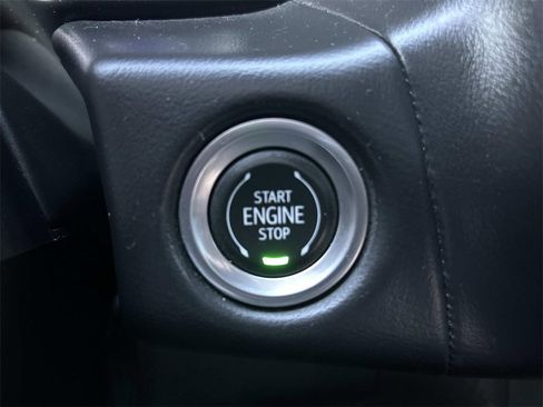 Used 2023 Chevrolet Suburban Premier image 28