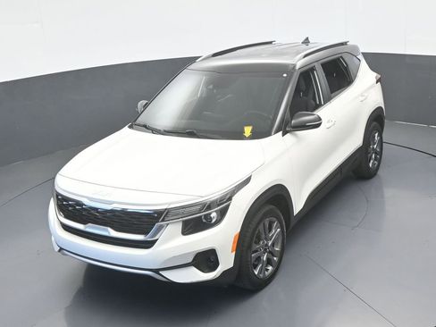 Used 2023 Kia Seltos S FWD image 40