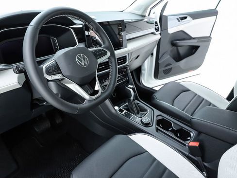 New 2026 Volkswagen Taos SEL image 19