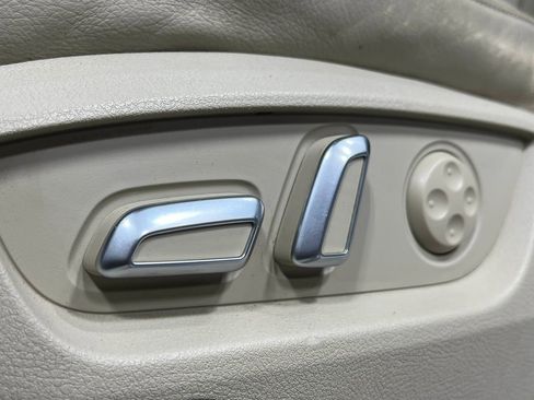 Used 2015 Audi Q7 TDI Premium Plus w/ Premium Plus Package AWD/4WD image 21