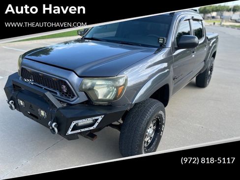 Used 2012 Toyota Tacoma PreRunner image 1