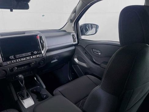 Certified 2025 Nissan Frontier SV w/ SV Convenience Package image 21