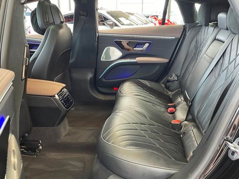 Used 2022 Mercedes-Benz EQS 580 4MATIC Sedan image 17