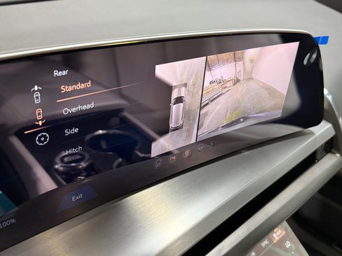 New 2026 Cadillac Vistiq Luxury AWD/4WD image 32