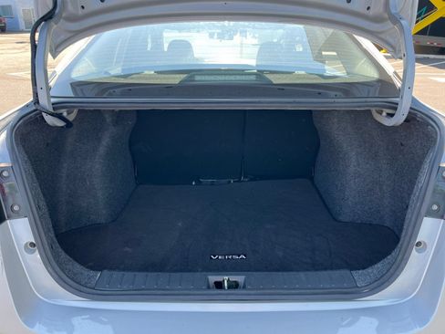 Used 2025 Nissan Versa SV FWD image 35