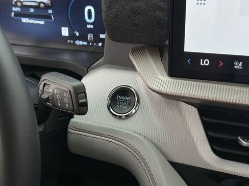 Used 2025 Ford Explorer Active w/ Active Comfort Package AWD/4WD image 30