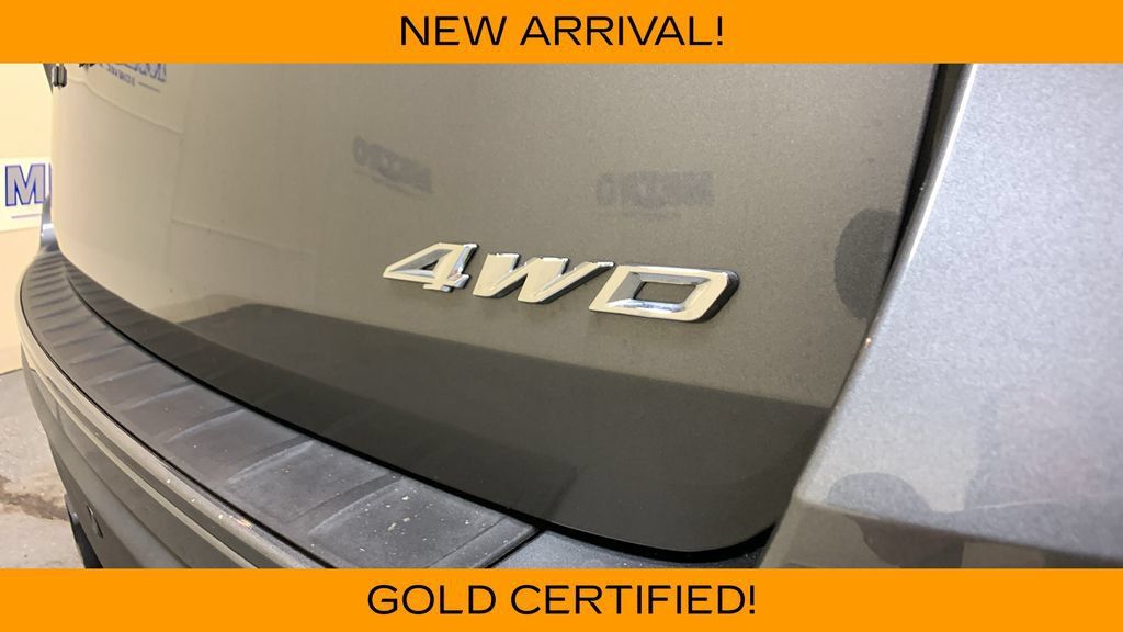 Used 2023 Ford Explorer XLT w/ Equipment Group 202A AWD/4WD image 17