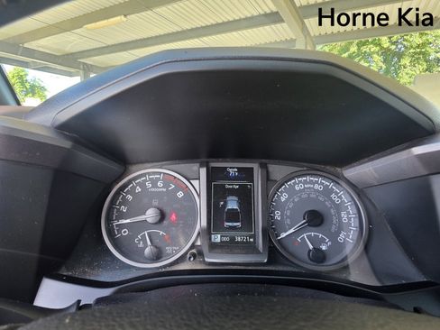 Used 2023 Toyota Tacoma TRD Sport image 21