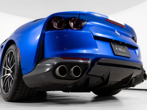 Used 2022 Ferrari 812 GTS RWD image 19