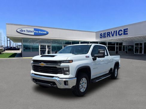 Used 2024 Chevrolet Silverado 2500 LT AWD/4WD image 4