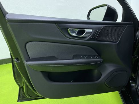 Used 2019 Volvo S60 T5 R-Design image 16