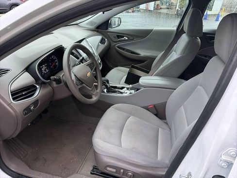 Used 2024 Chevrolet Malibu LT image 5