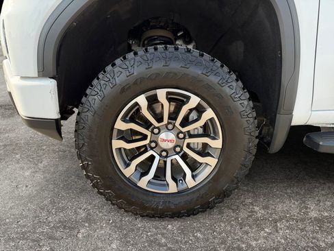 Used 2023 GMC Sierra 1500 AT4X AWD/4WD image 9