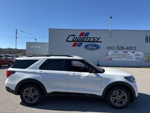 New 2026 Ford Explorer Active w/ Active Comfort Package image 6