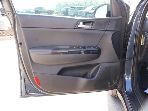 Used 2022 Kia Sportage EX image 23