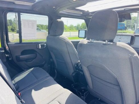 Used 2024 Jeep Wrangler Unlimited Sport AWD/4WD image 14