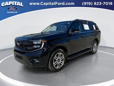 Certified 2025 Ford Expedition Active image 1