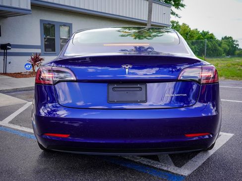Used 2022 Tesla Model 3 Standard Range RWD image 5