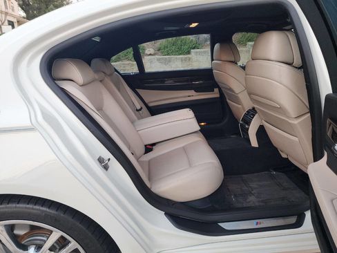 Used 2012 BMW 750Li w/ Driver Assistance Pkg image 21