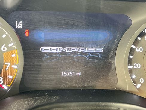 Used 2023 Jeep Compass Latitude AWD/4WD image 12