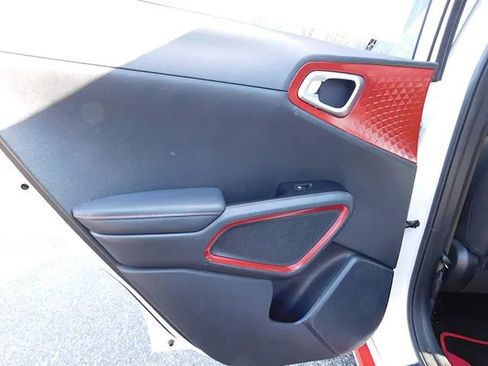 Used 2021 Kia Soul Turbo image 7