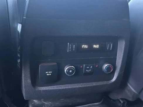 Used 2016 Lincoln Navigator Select image 19