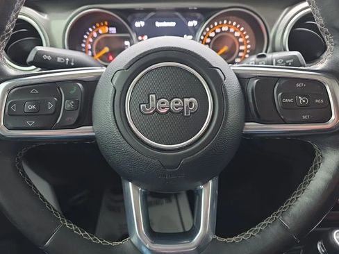 Used 2019 Jeep Wrangler Unlimited Sahara image 21