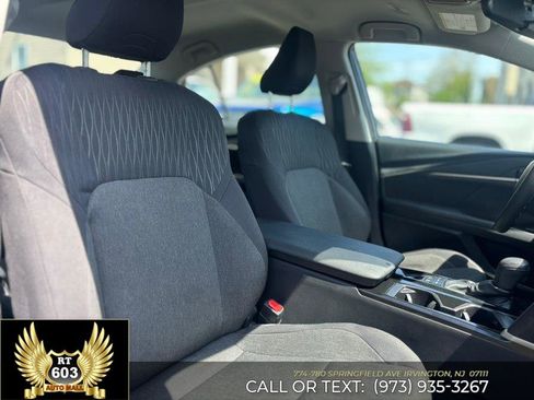 Used 2025 Toyota Camry LE image 12