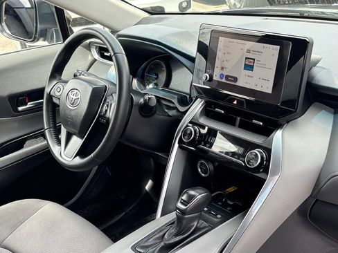 Used 2023 Toyota Venza LE AWD/4WD image 27