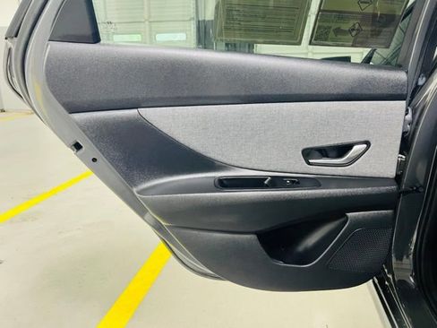 Used 2023 Hyundai Elantra Limited FWD image 26