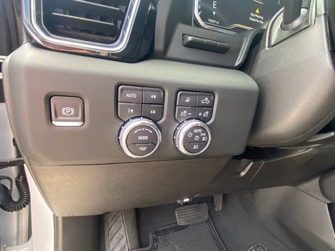 Used 2024 GMC Sierra 2500 Denali w/ Denali Reserve Package AWD/4WD image 12