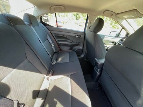Used 2021 Nissan Versa SR FWD image 13