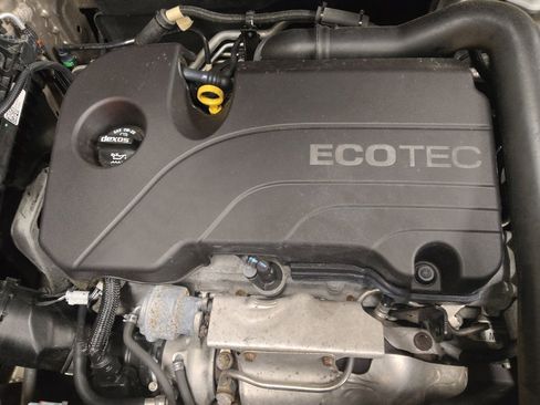 Used 2018 Chevrolet Equinox LT FWD image 30