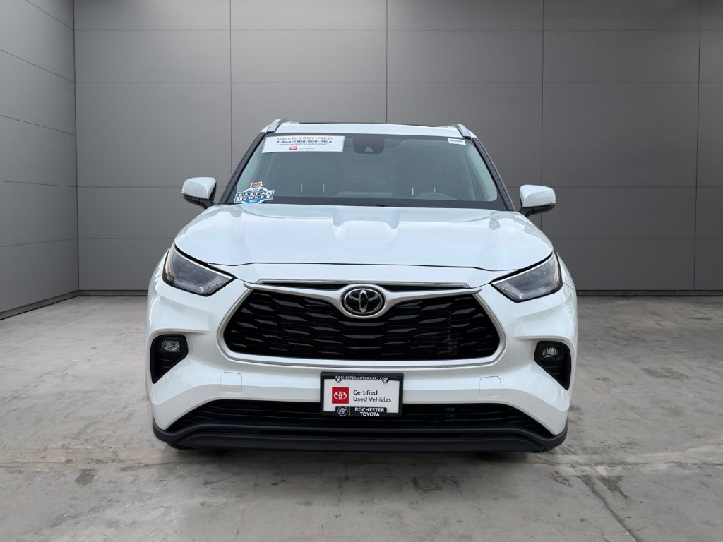 Certified 2022 Toyota Highlander XLE AWD/4WD image 8
