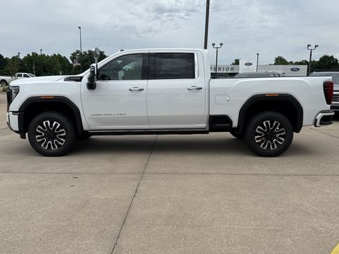 New 2026 GMC Sierra 2500 Denali Ultimate AWD/4WD image 11