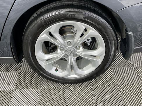 Used 2023 Honda Accord LX image 32