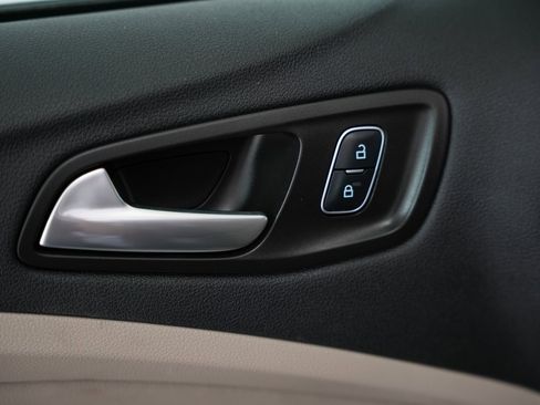 Used 2018 Ford Escape SE image 42