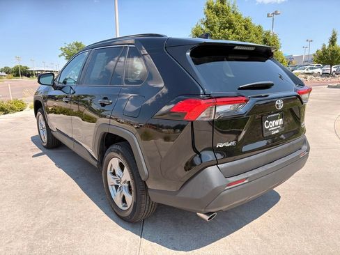 Used 2025 Toyota RAV4 XLE AWD/4WD image 5
