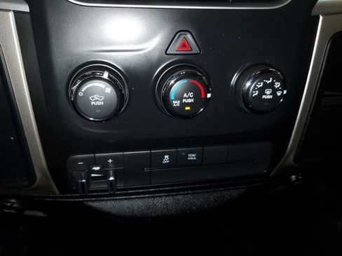 Used 2016 RAM 2500 SLT image 19