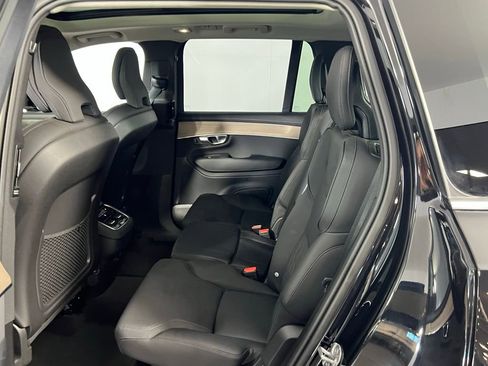 Used 2025 Volvo XC90 B6 Plus image 26
